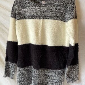 VENUS Black, White, and Gray Striped Sweater